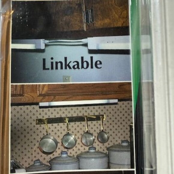 QualStar 24 inch Under-Cabinet Flourescent Light - Picture 12 of 13